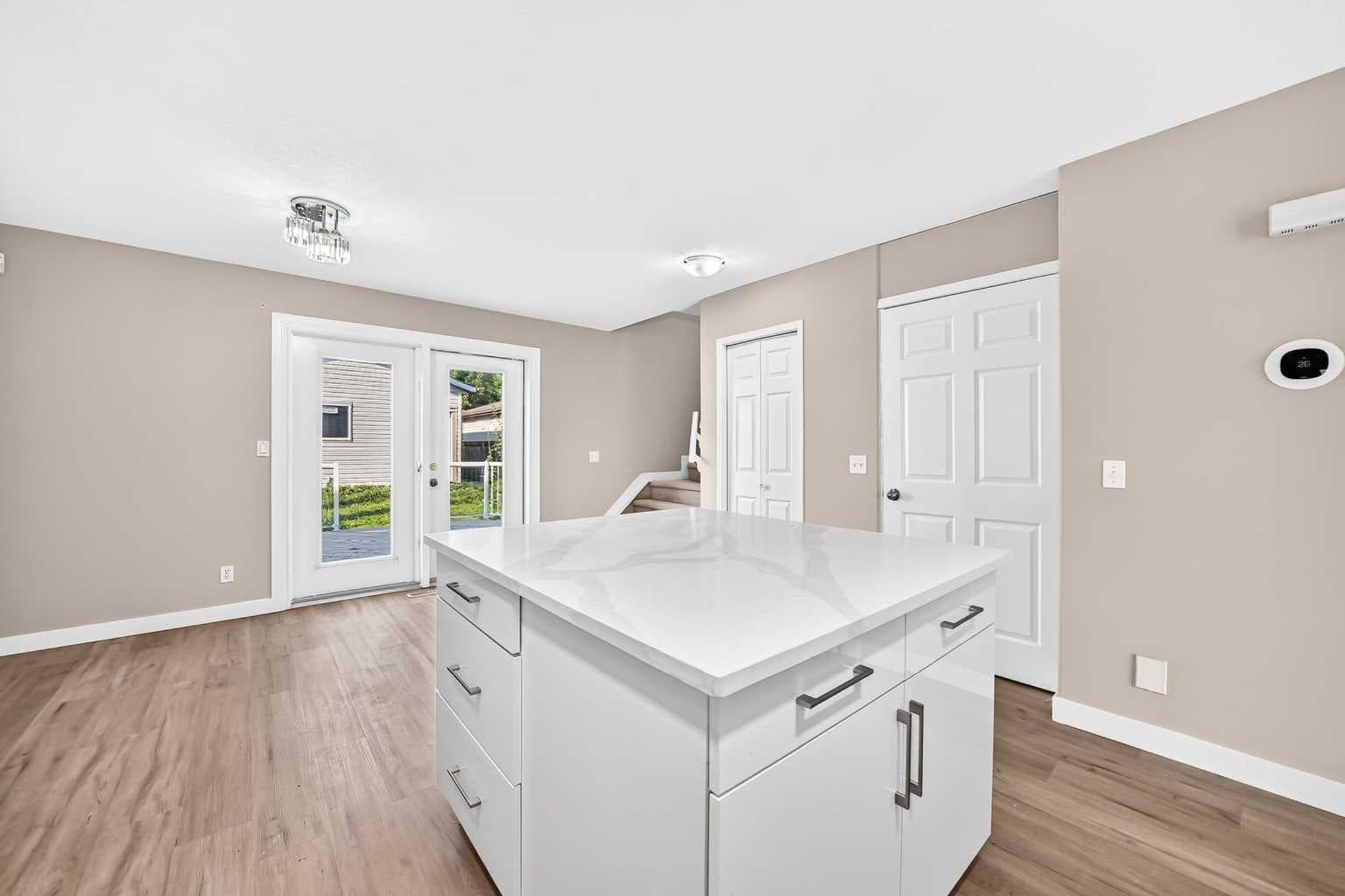 78 Tarington Place NE