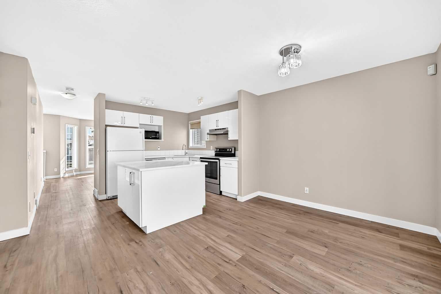 78 Tarington Place NE