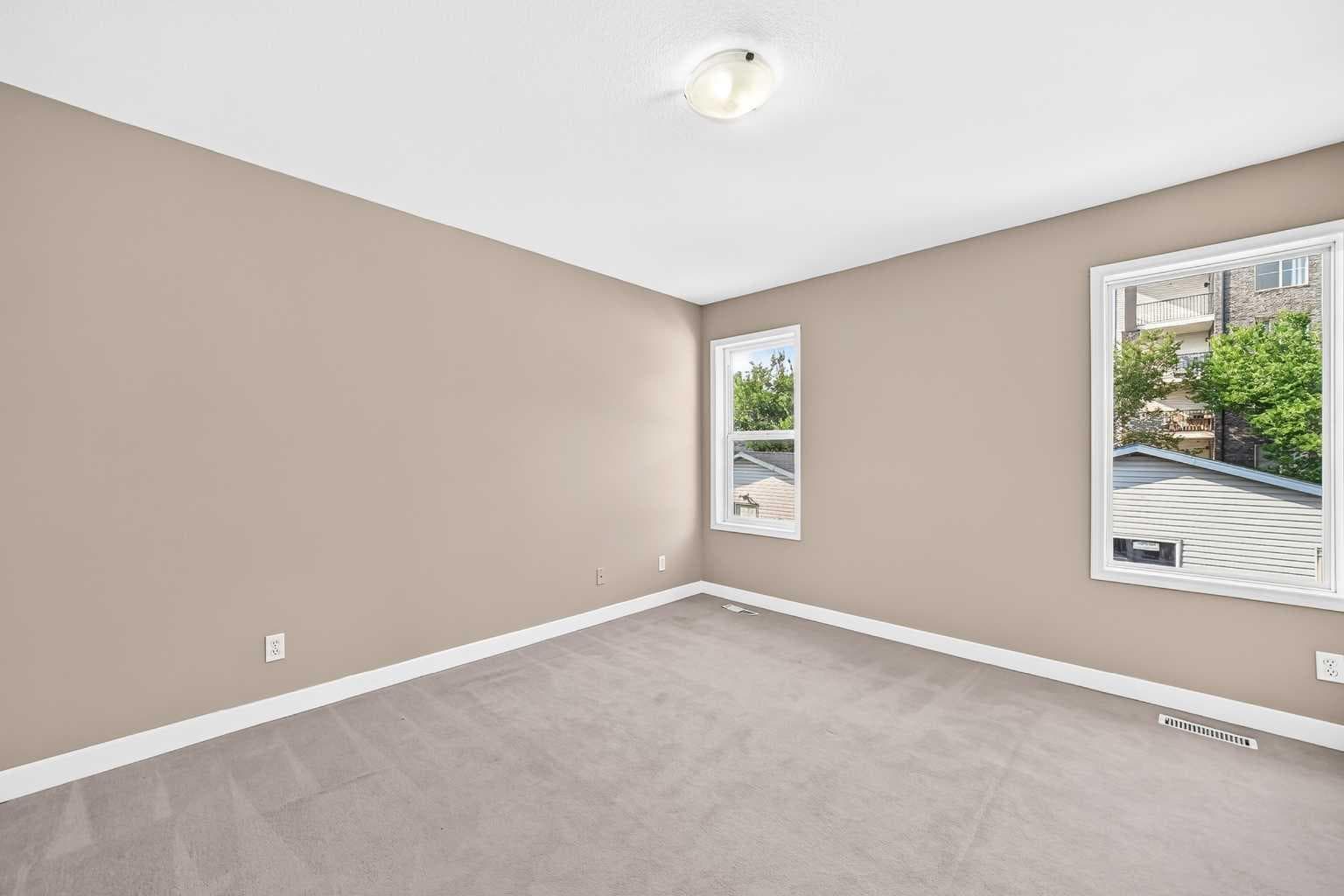78 Tarington Place NE