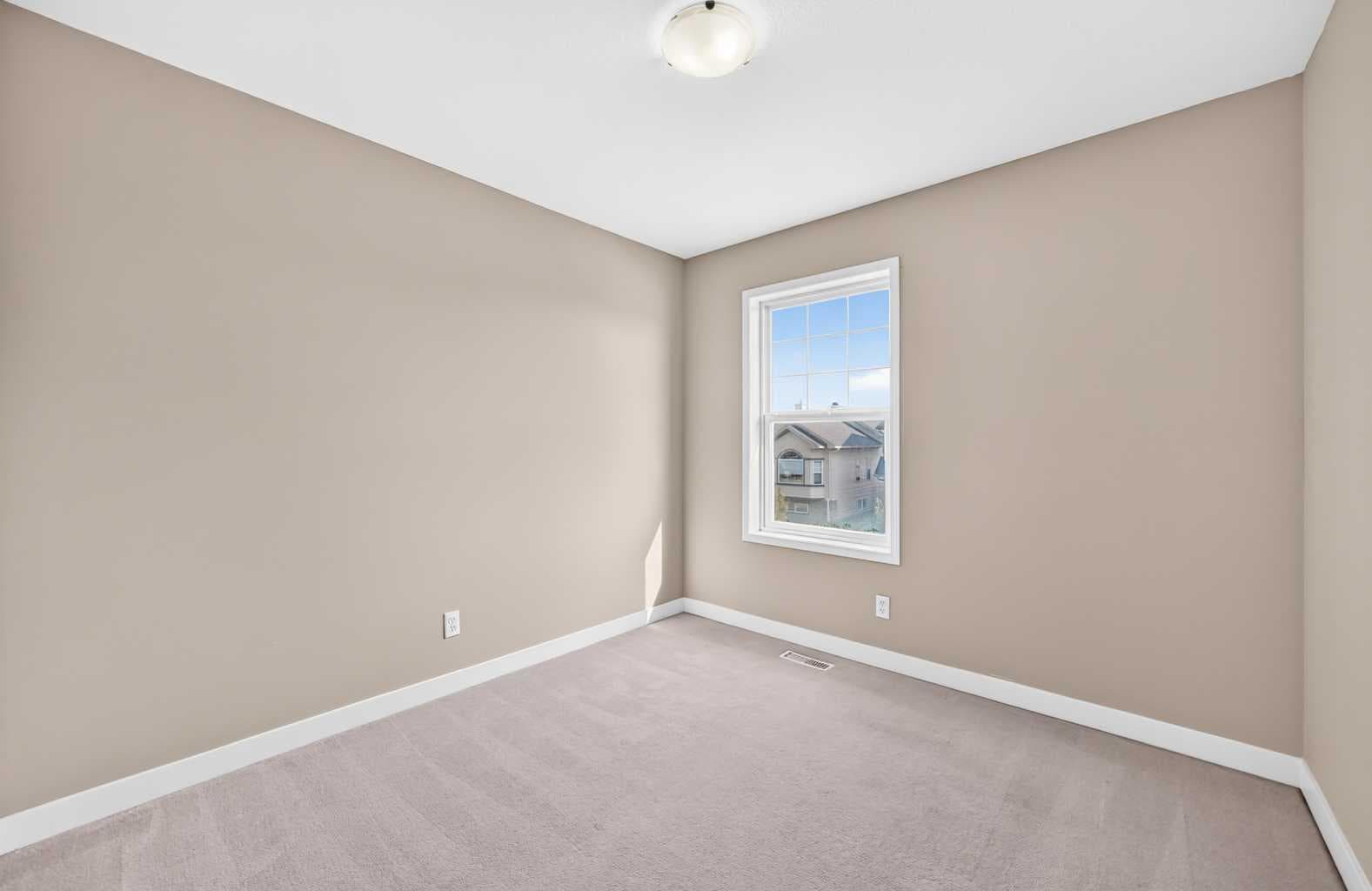 78 Tarington Place NE