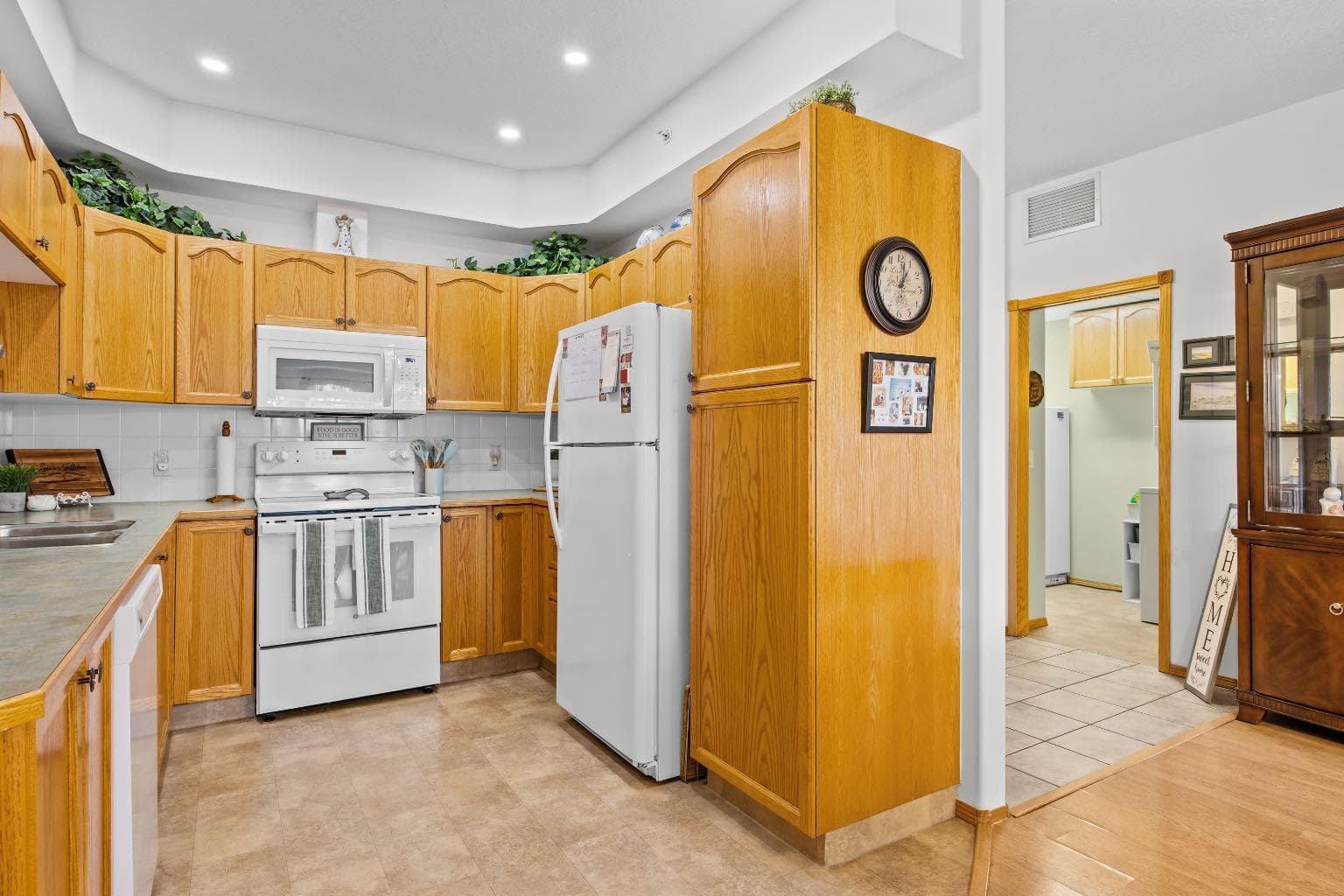 317, 728 Country Hills Road NW