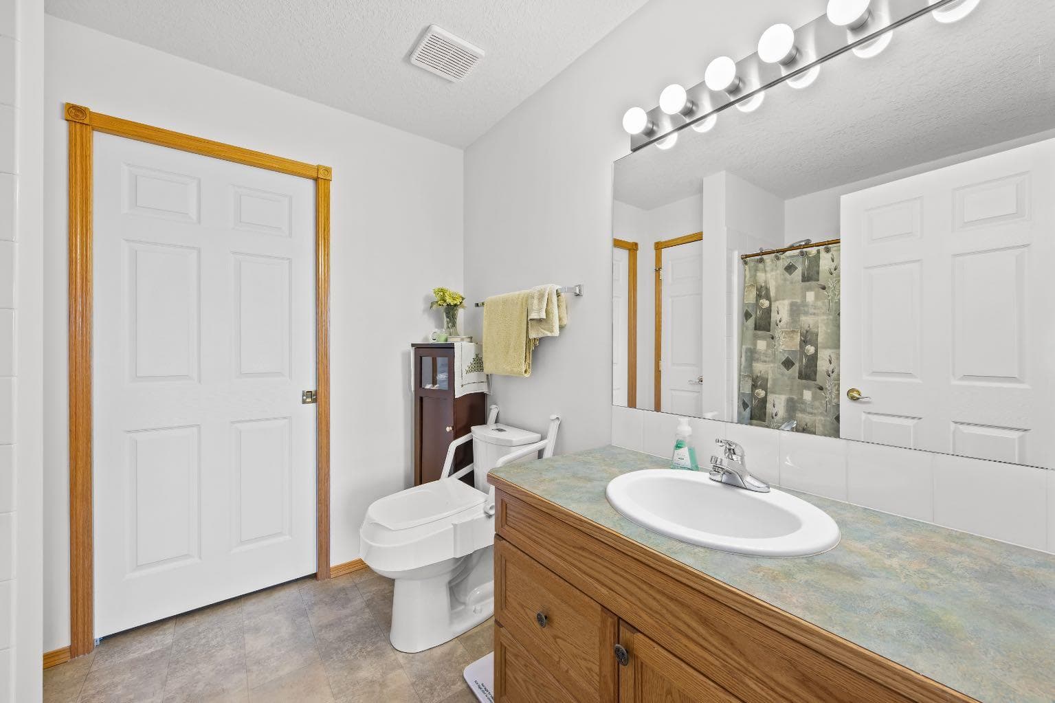 317, 728 Country Hills Road NW