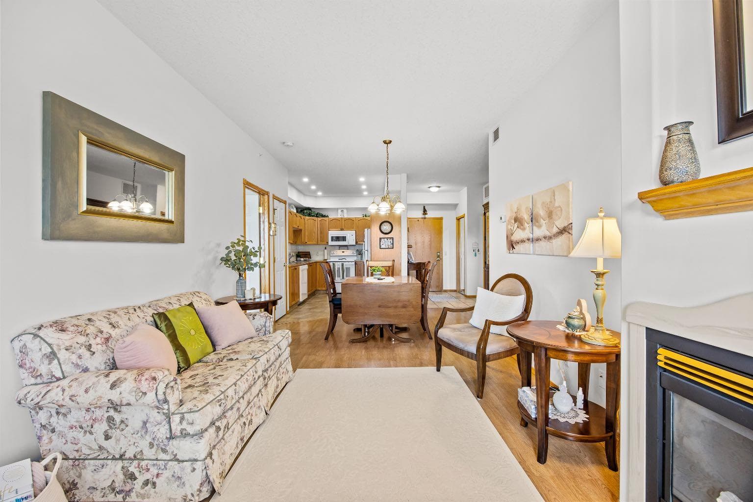 317, 728 Country Hills Road NW