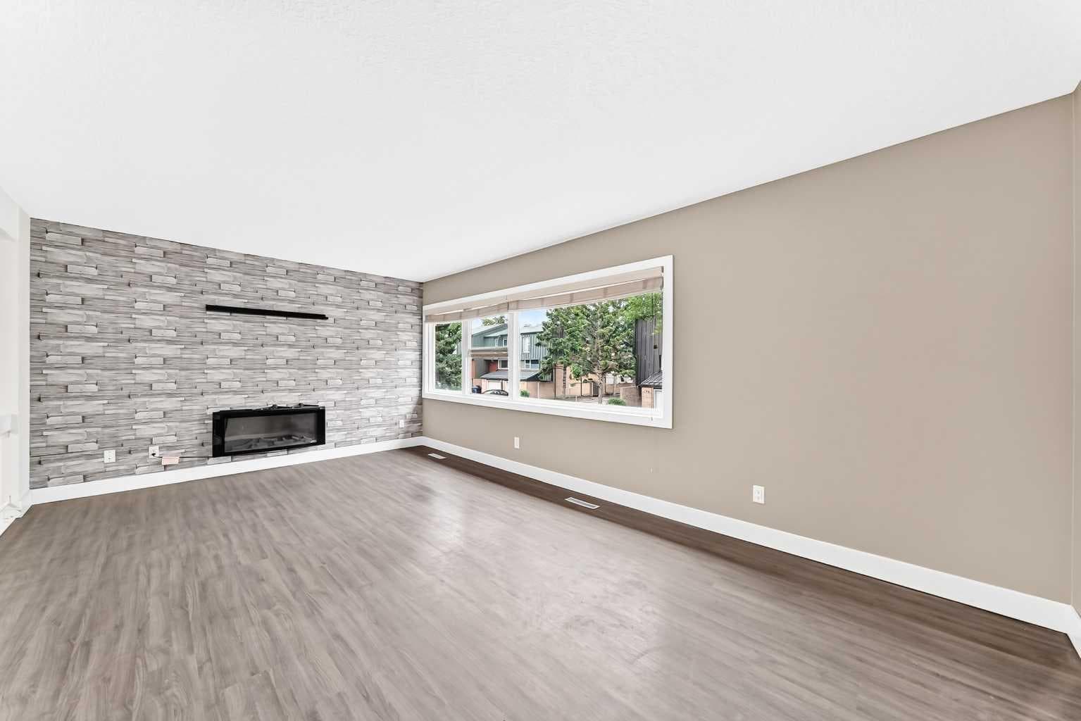 84 Brae Glen Lane SW