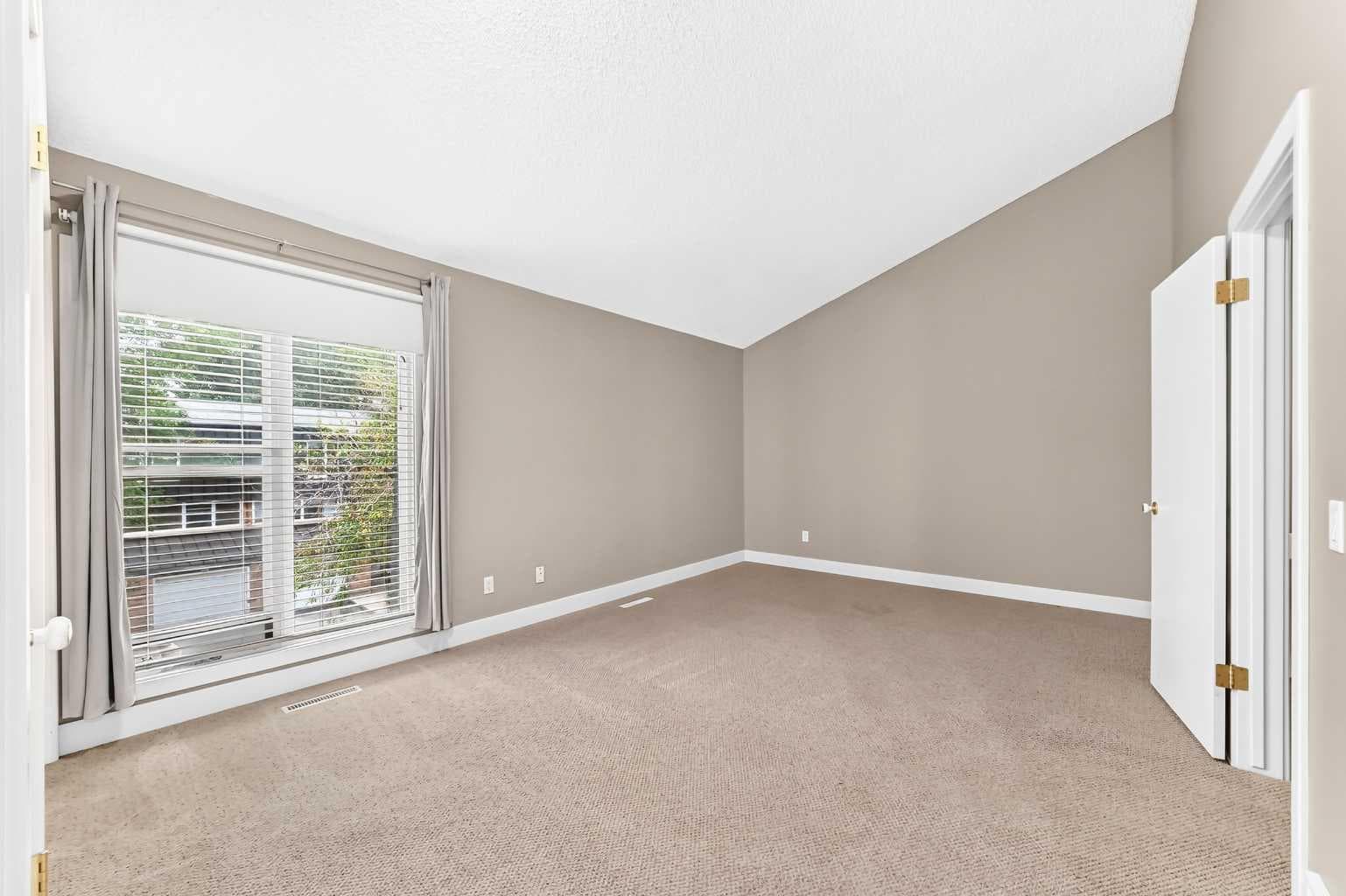 84 Brae Glen Lane SW