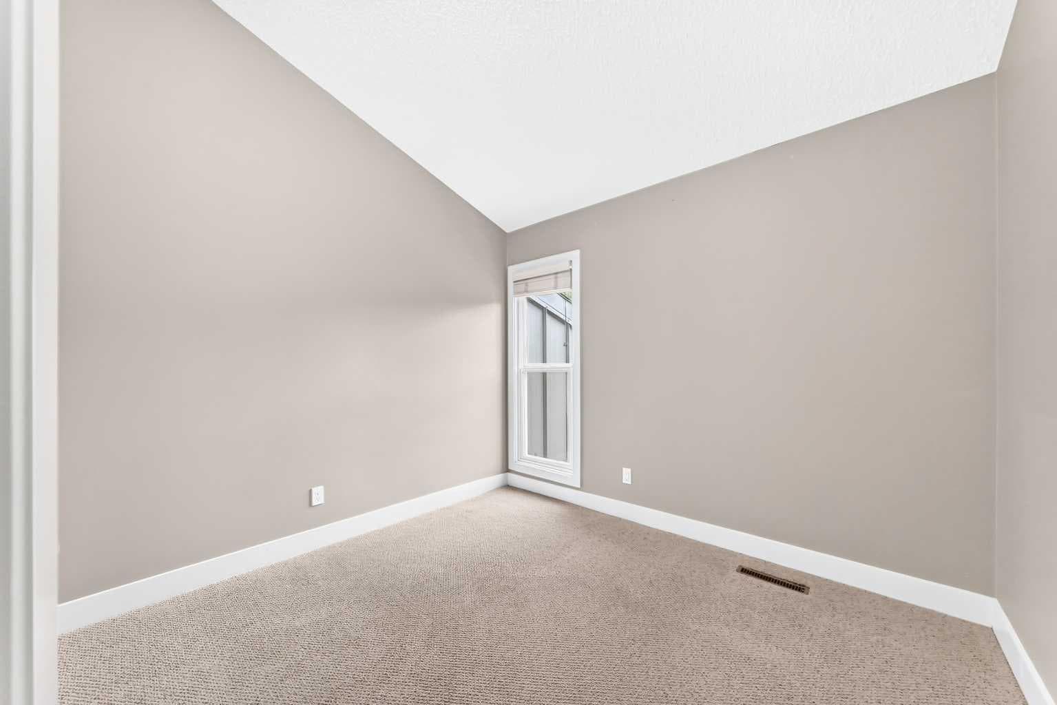 84 Brae Glen Lane SW