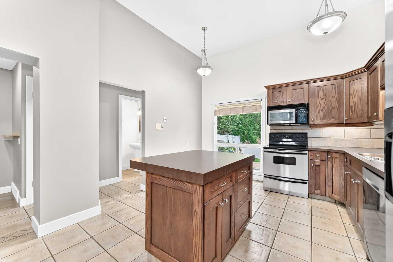 84 Brae Glen Lane SW
