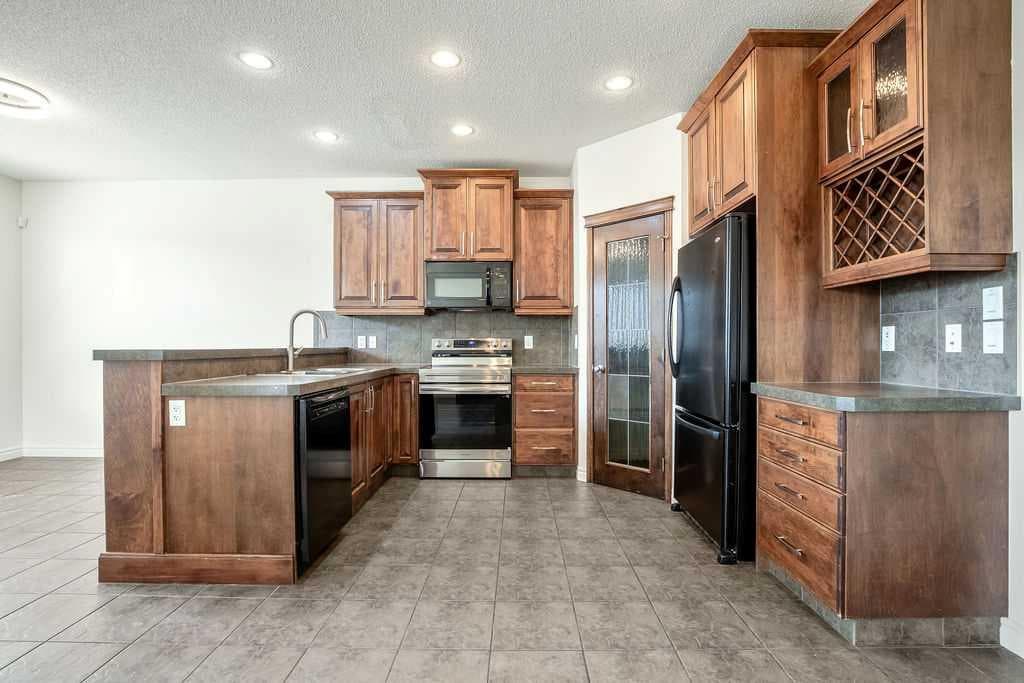 134 Prestwick Terrace SE