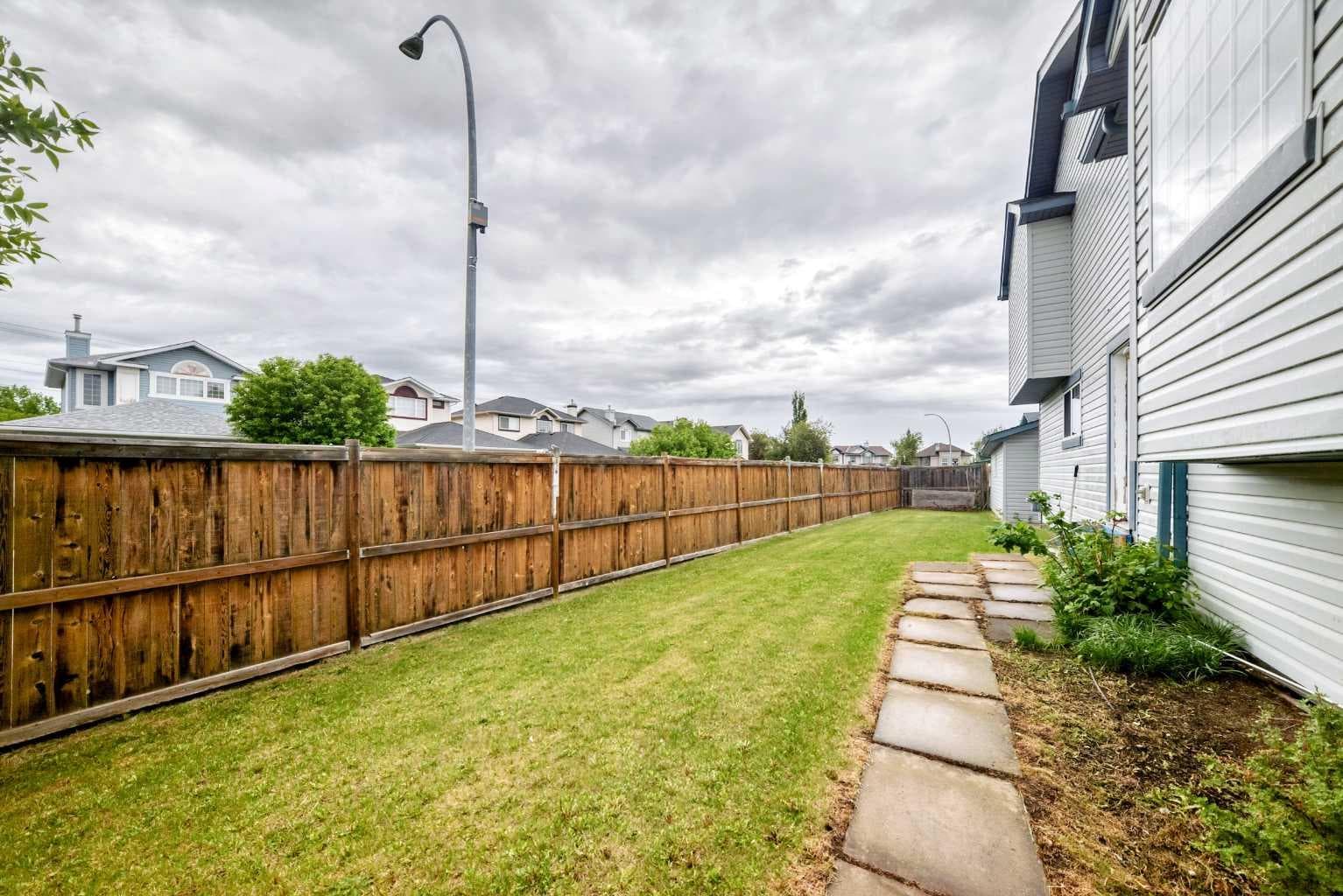 98 Country Hills Heights NW