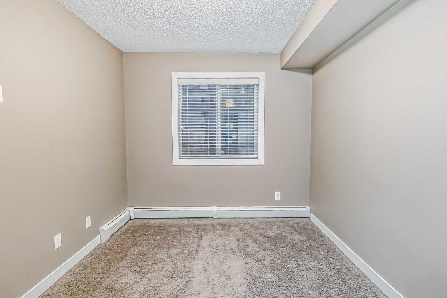 305, 195 Kincora Glen Road NW