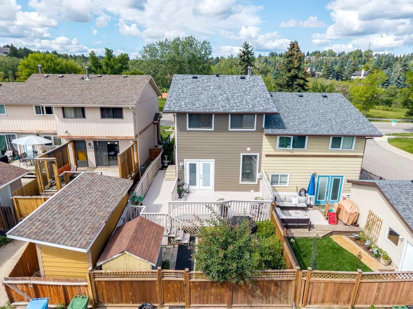568 Strathcona Drive SW