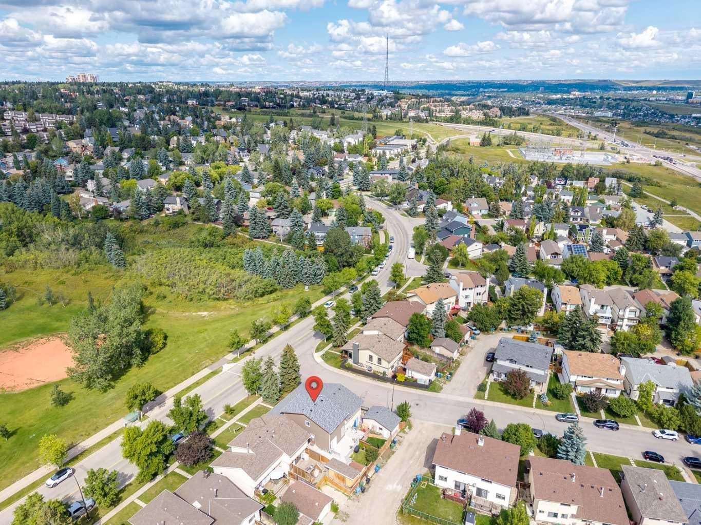 568 Strathcona Drive SW