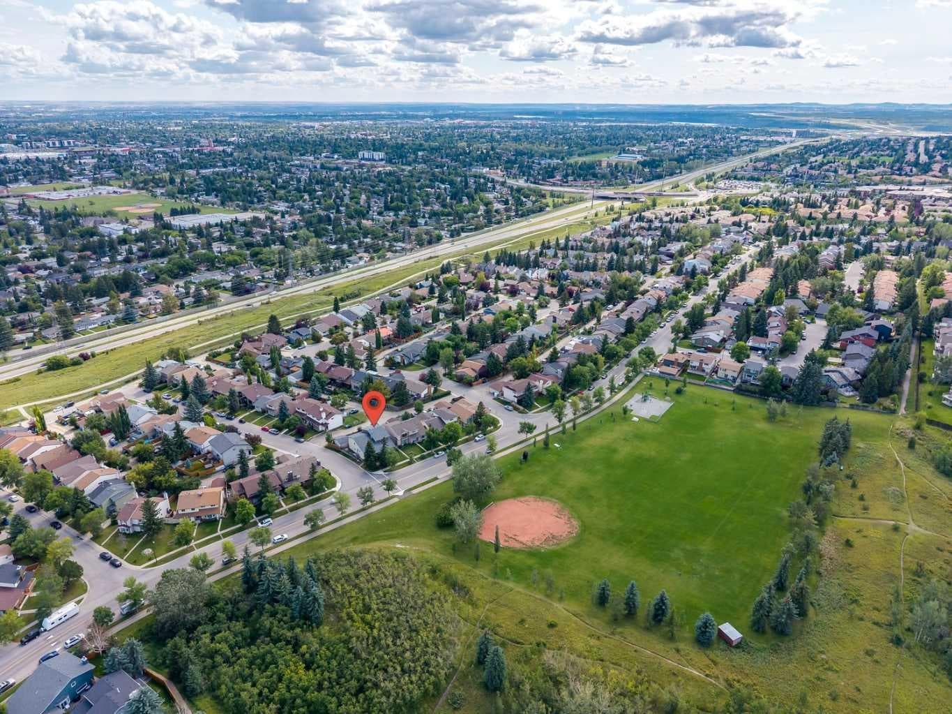568 Strathcona Drive SW