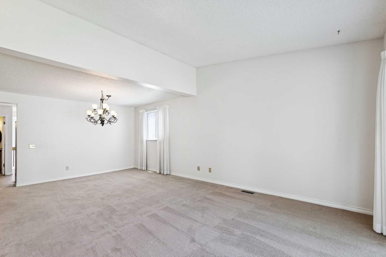 568 Strathcona Drive SW