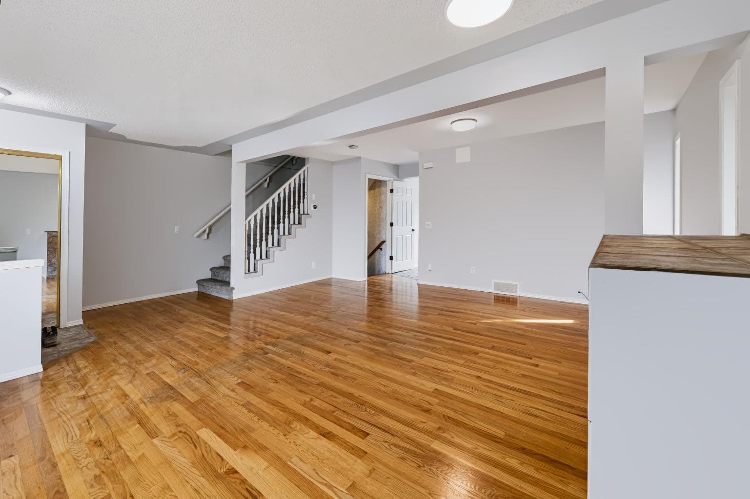 155 Regal Park NE