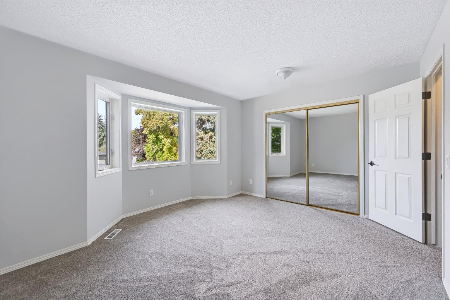 155 Regal Park NE