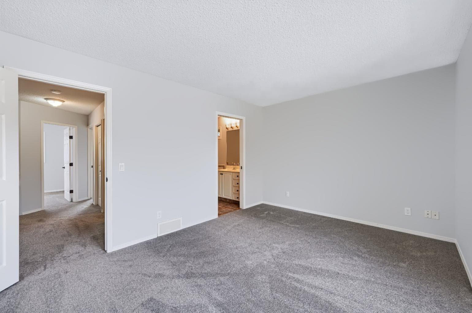 155 Regal Park NE
