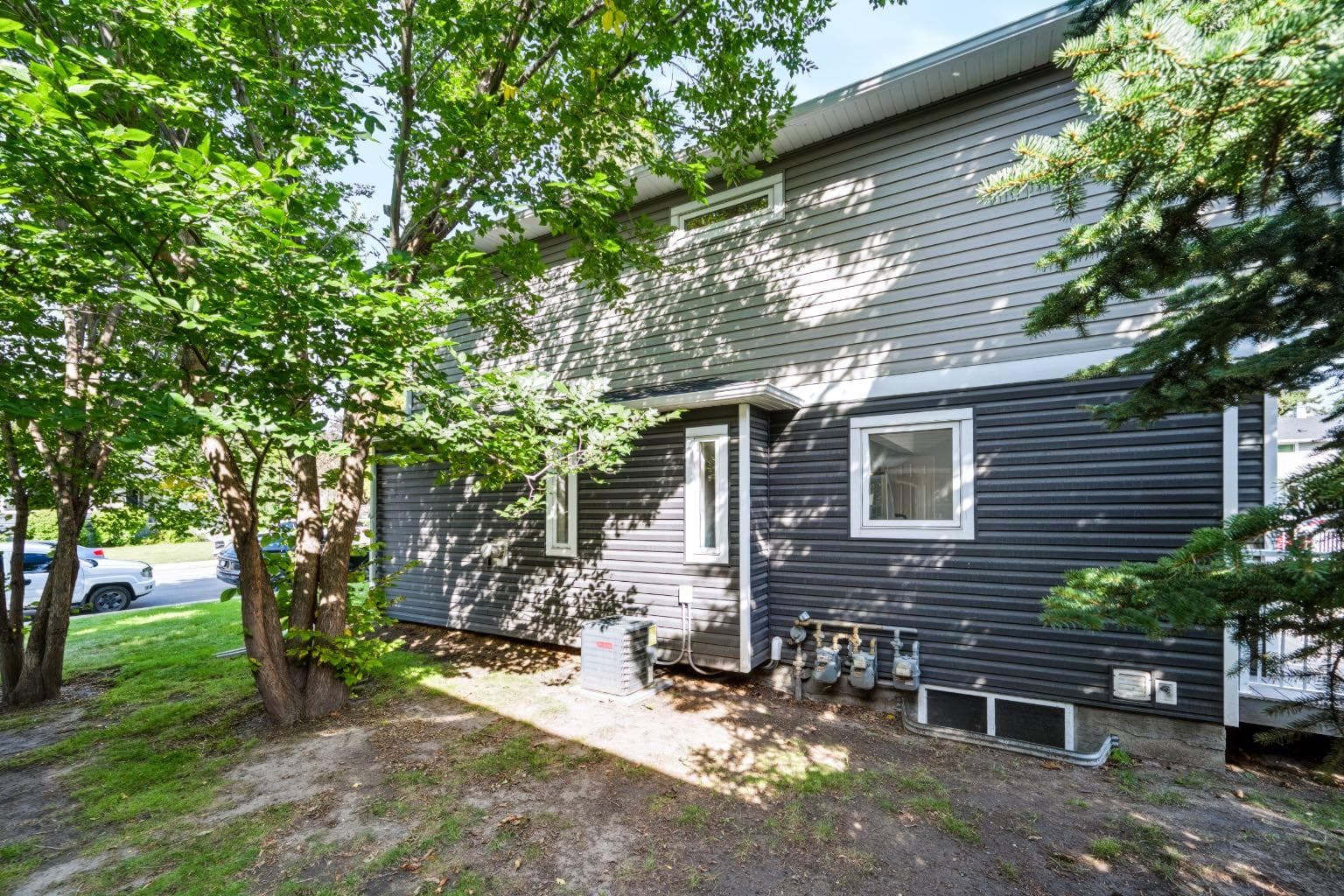 155 Regal Park NE