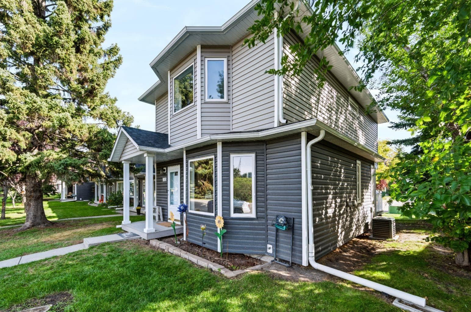 155 Regal Park NE