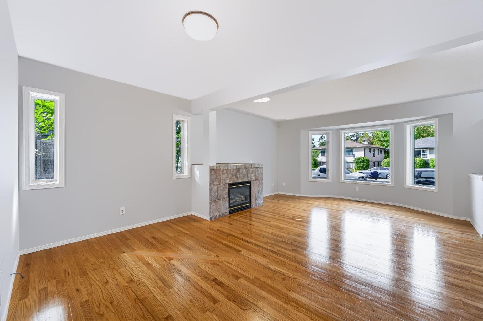 155 Regal Park NE