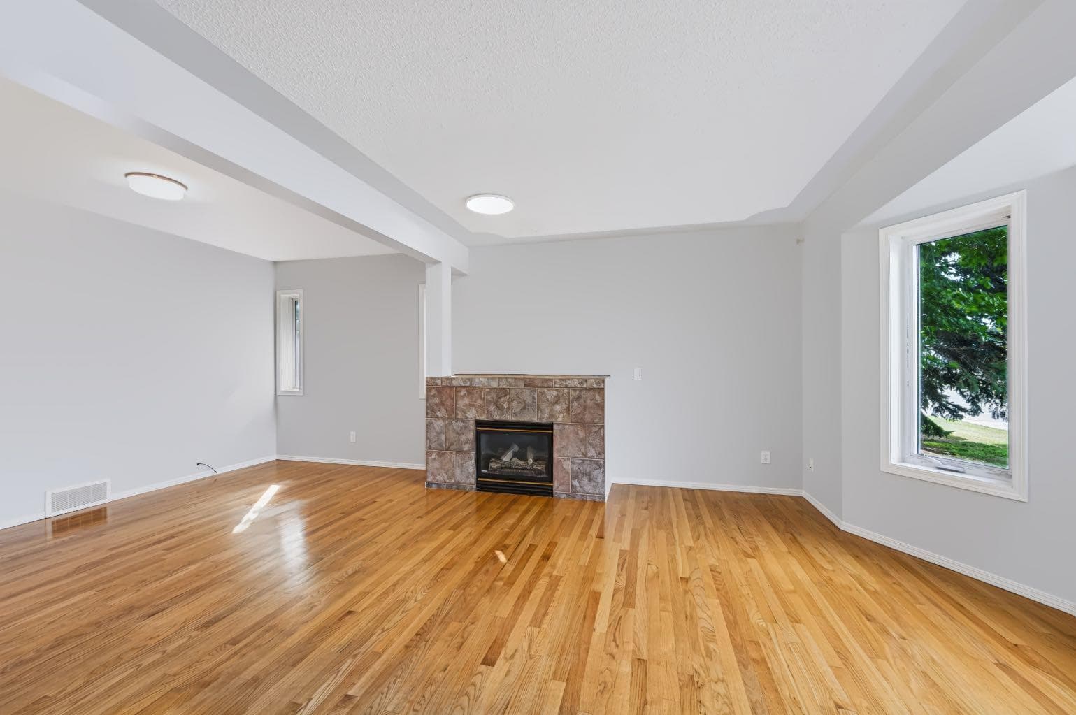 155 Regal Park NE