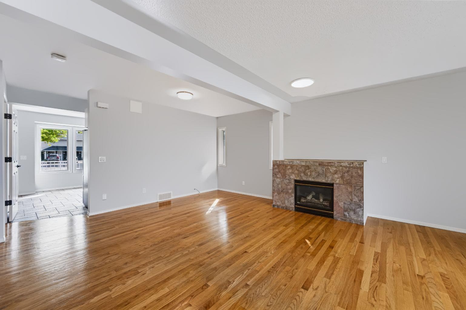 155 Regal Park NE