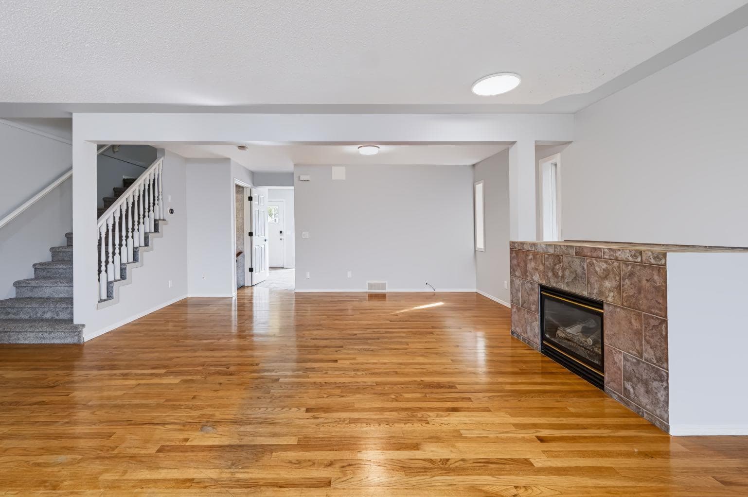 155 Regal Park NE