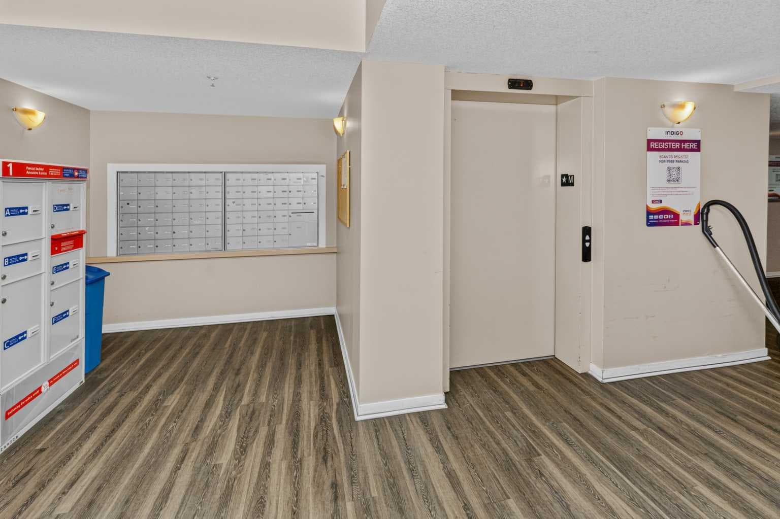 208, 2000 Applevillage Court SE