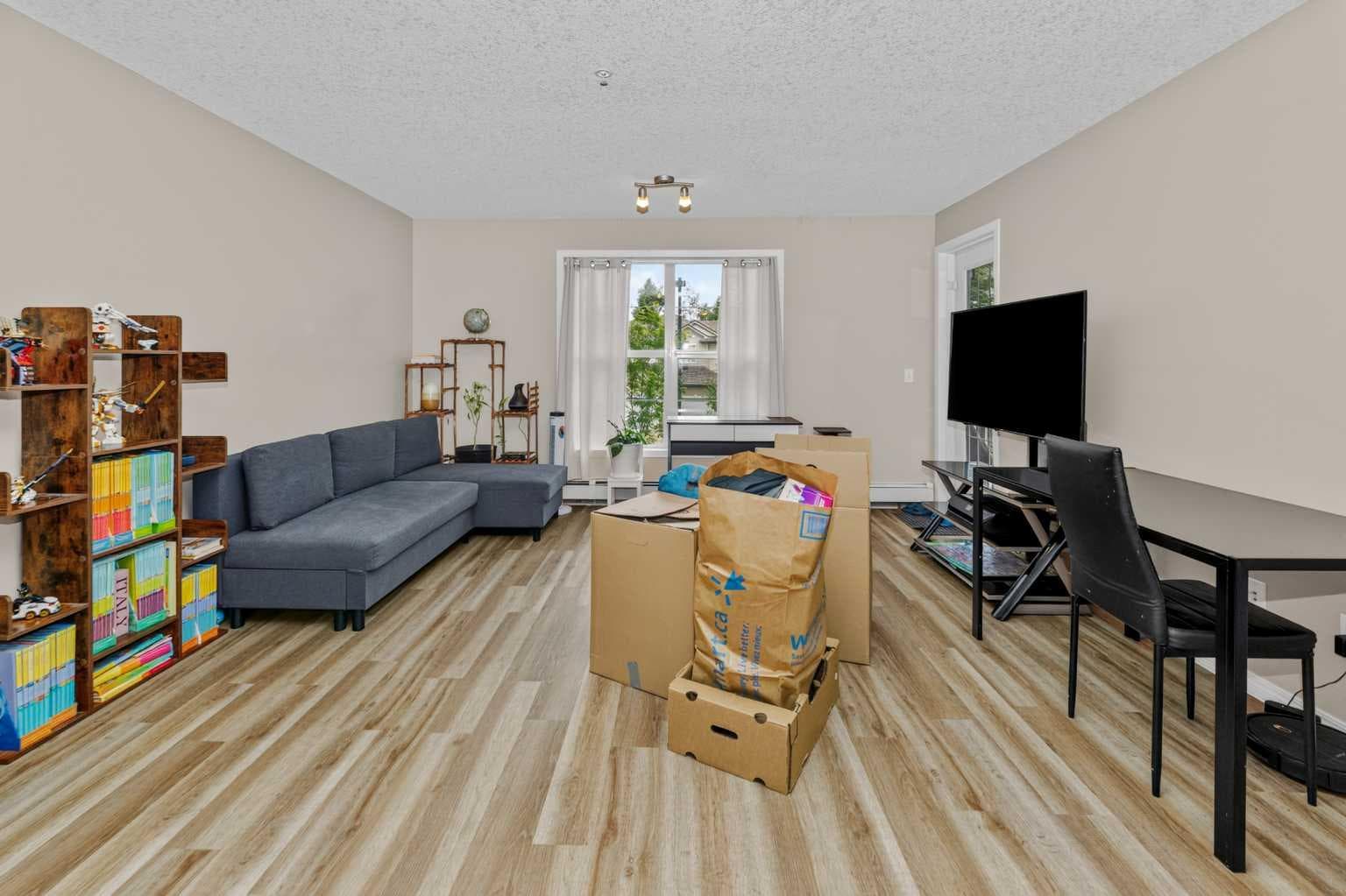 208, 2000 Applevillage Court SE