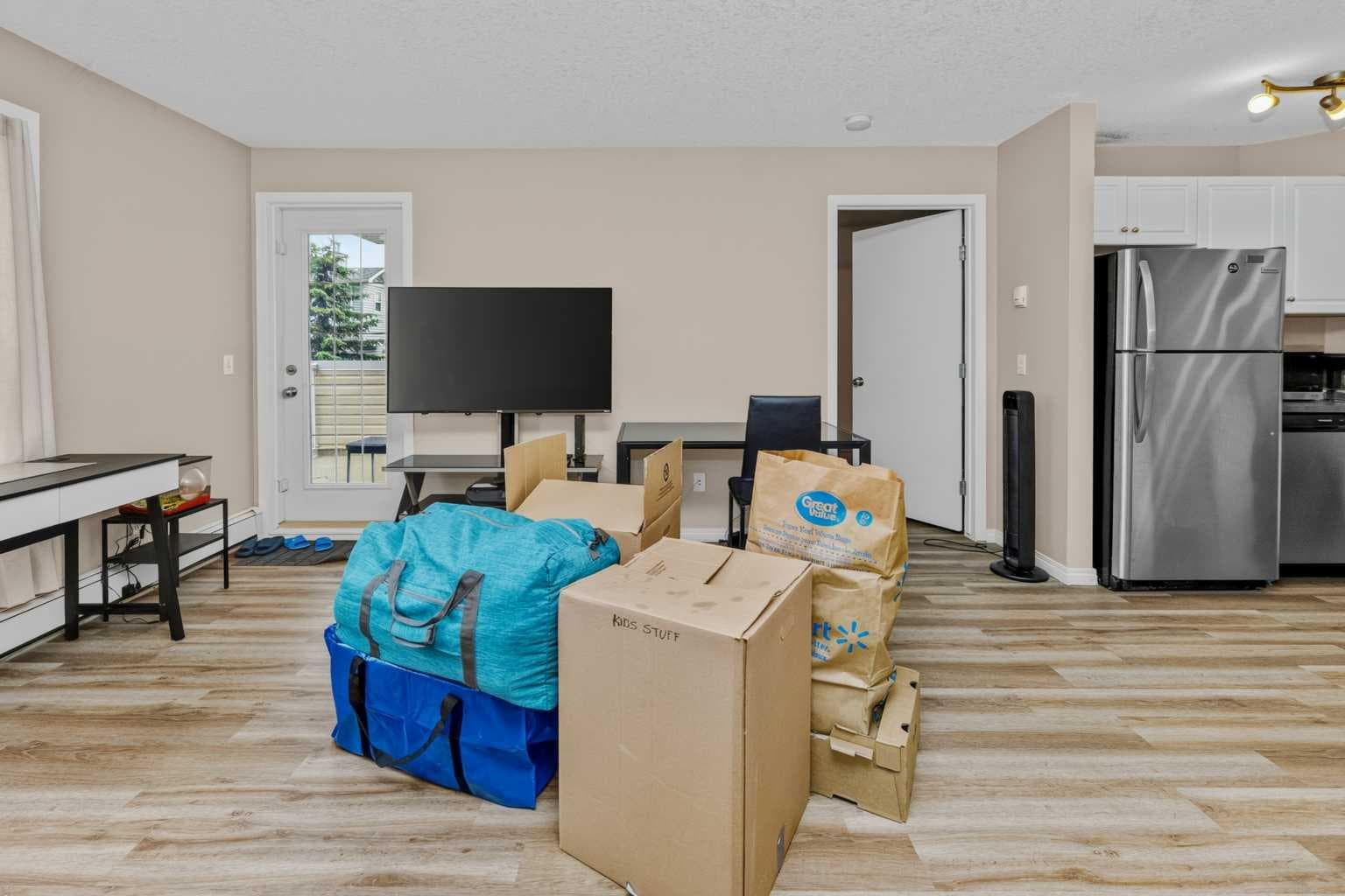 208, 2000 Applevillage Court SE