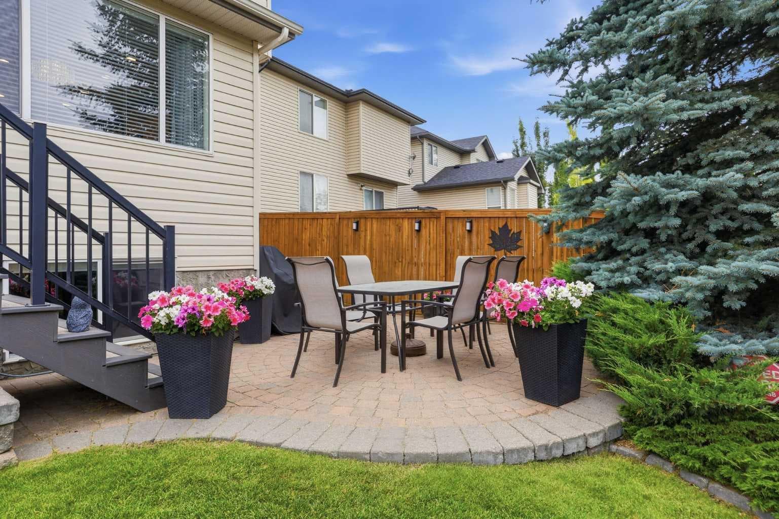 182 Kincora Park NW