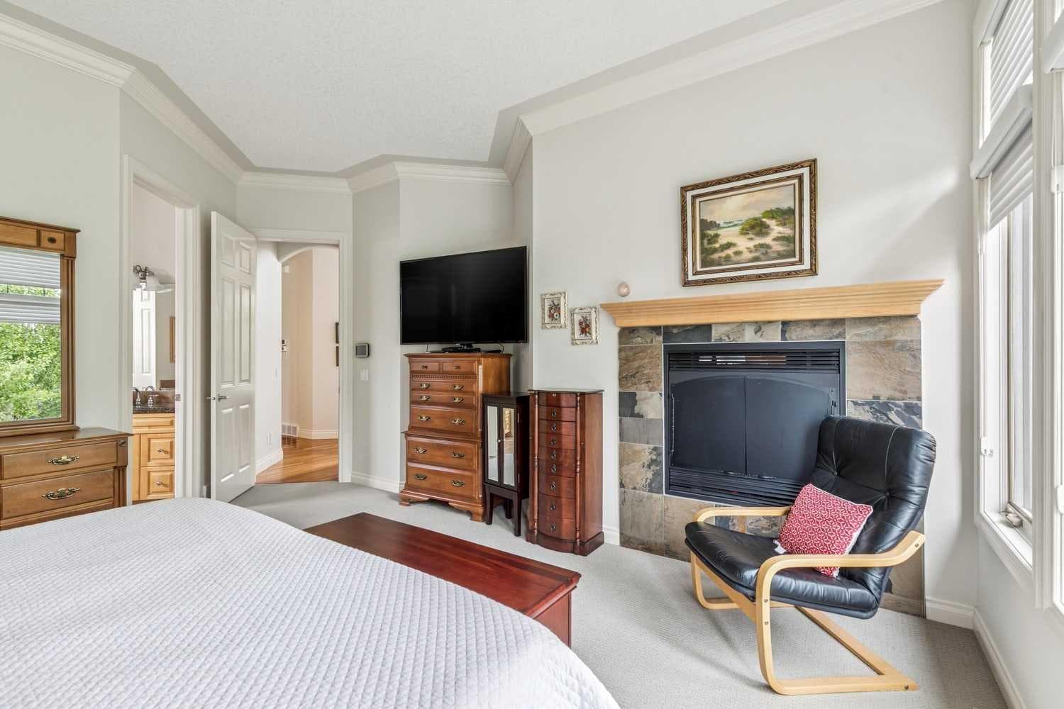 44 Evergreen Lane SW