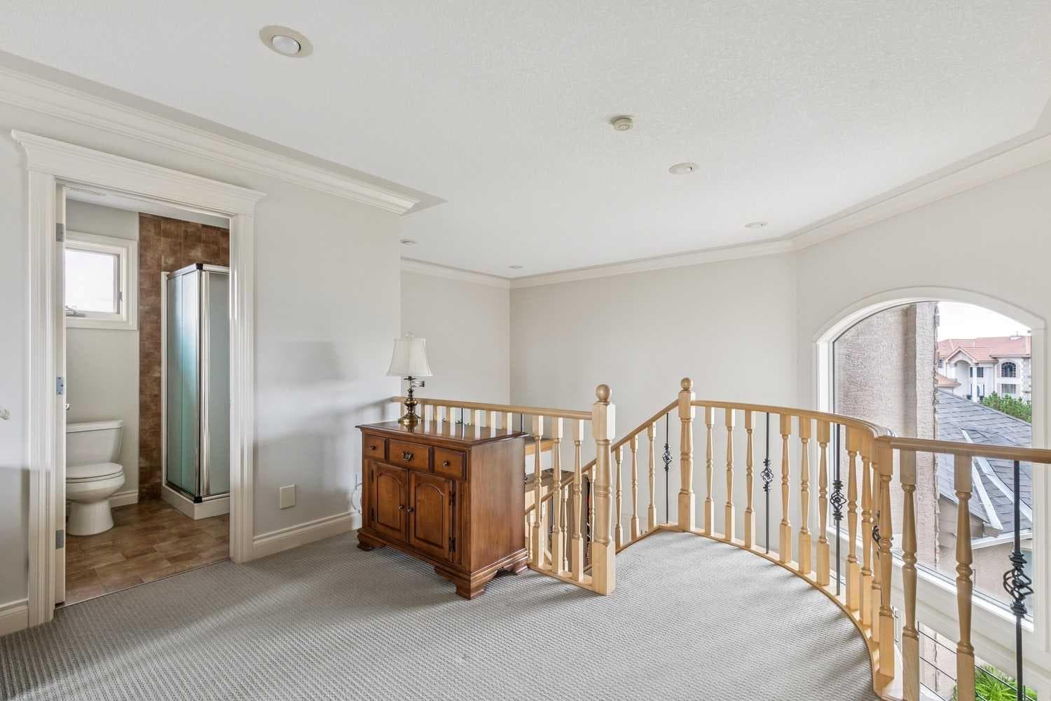 44 Evergreen Lane SW