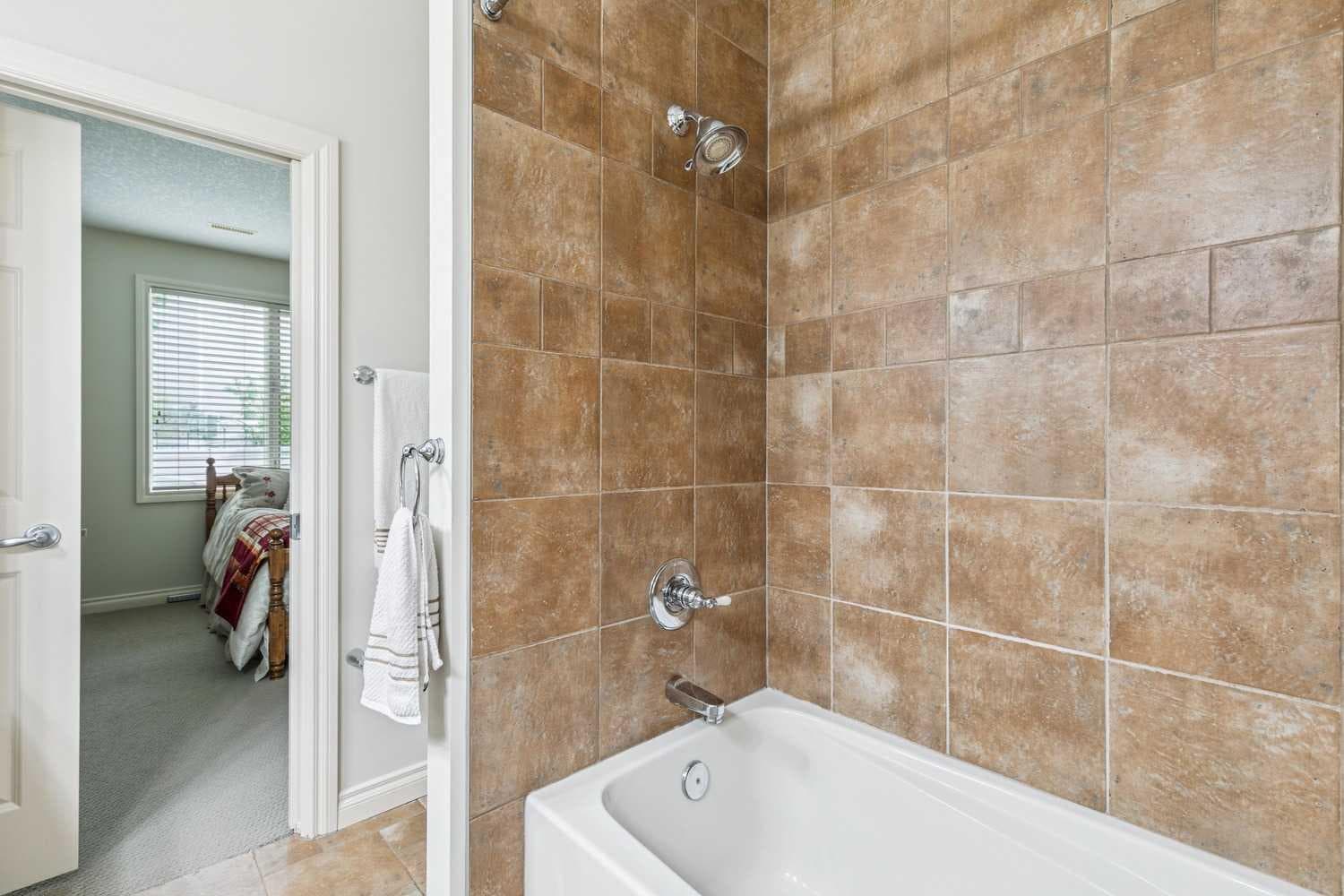 44 Evergreen Lane SW
