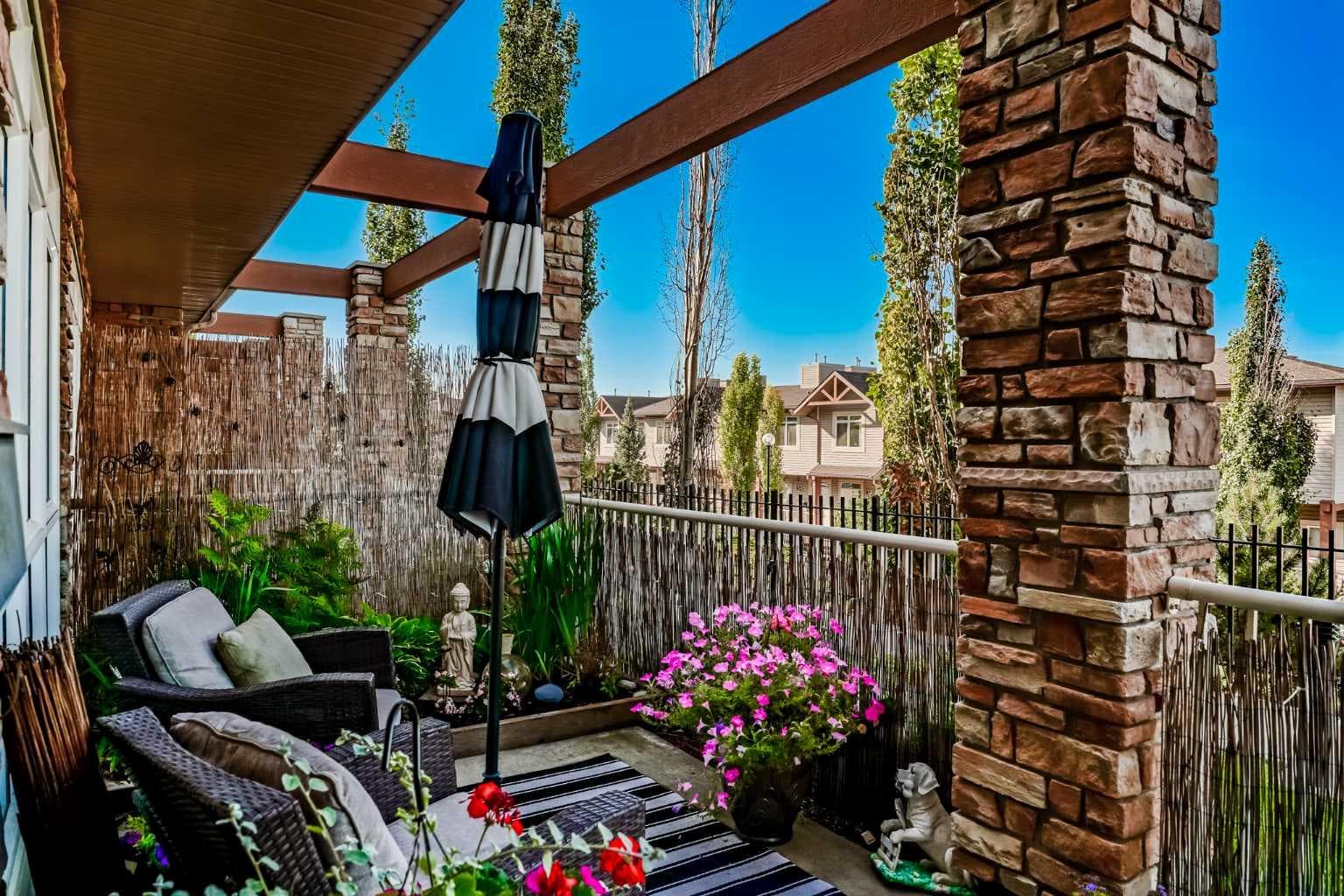 2, 140 Rockyledge View NW