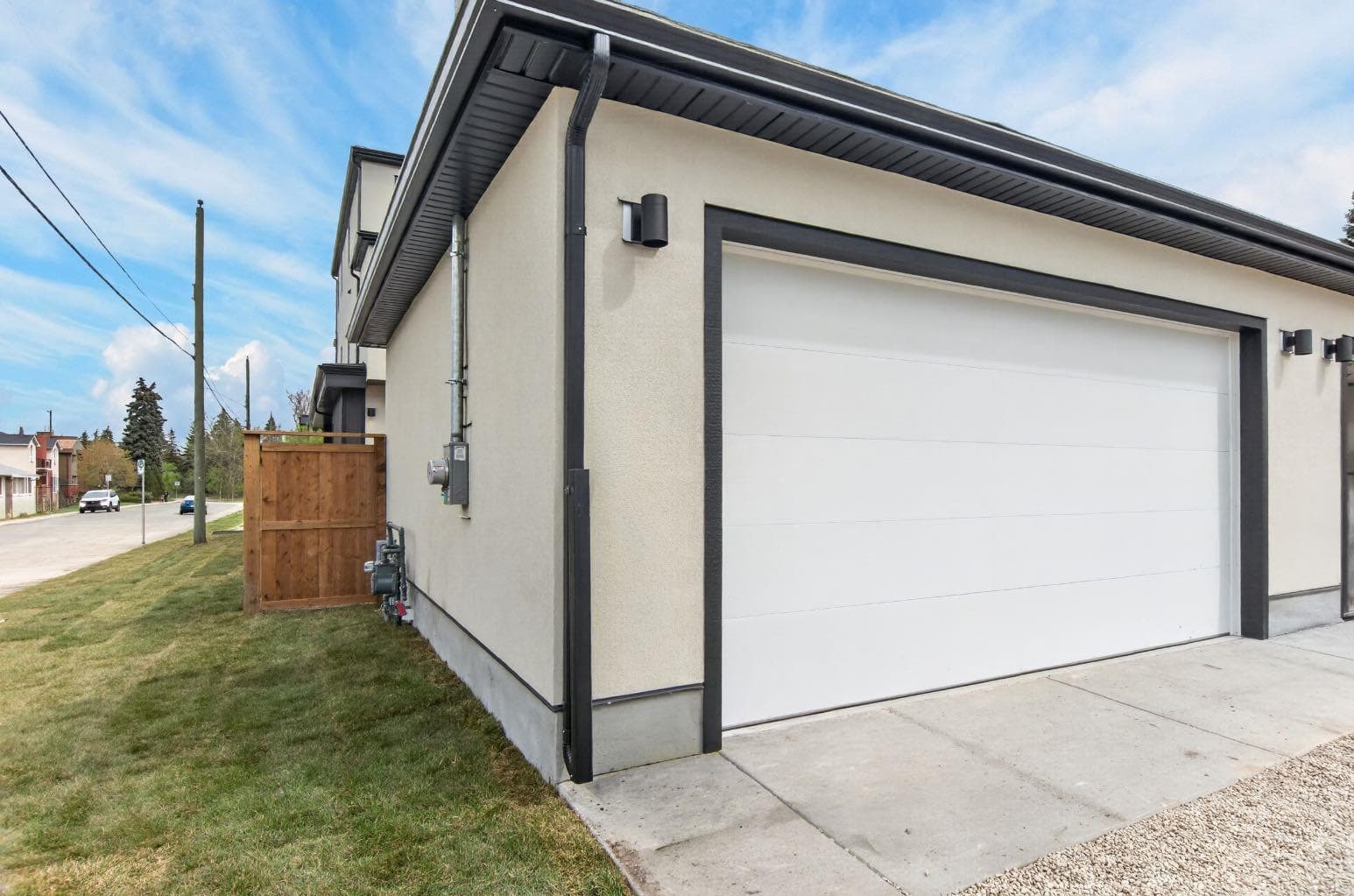 2302 Osborne Crescent SW