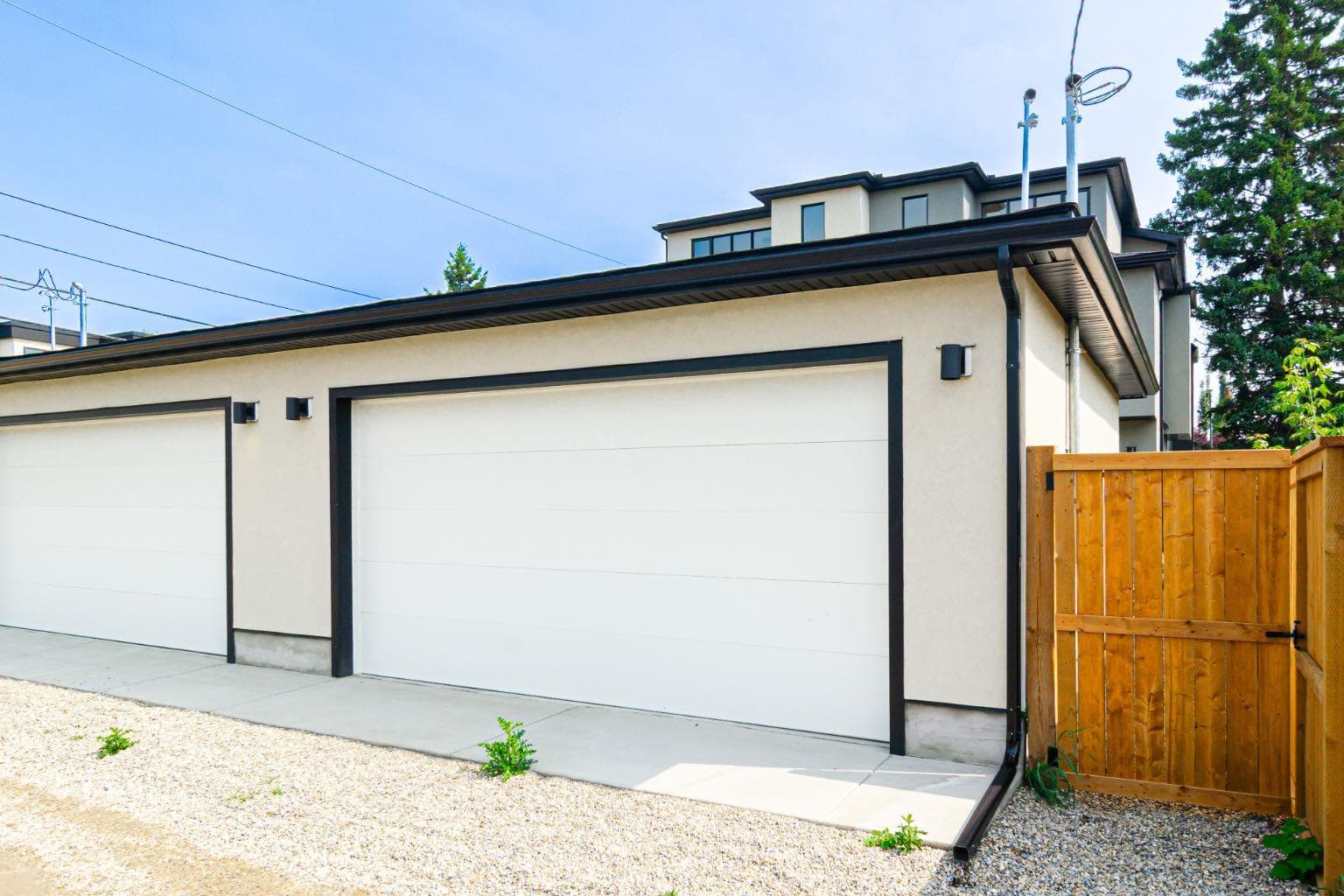 2302 Osborne Crescent SW