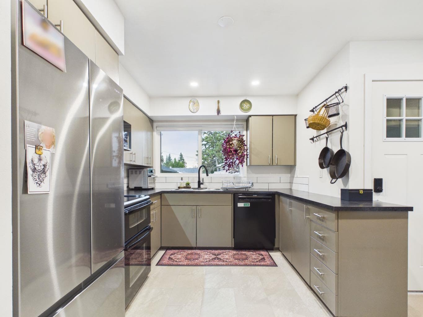 15 Hazelwood Crescent SW
