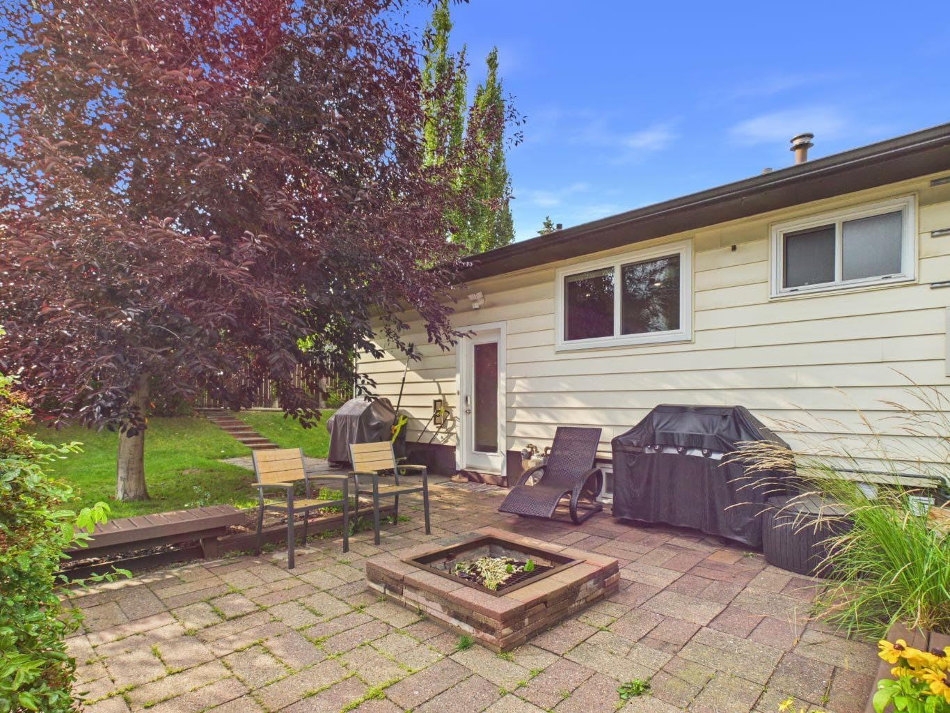 15 Hazelwood Crescent SW