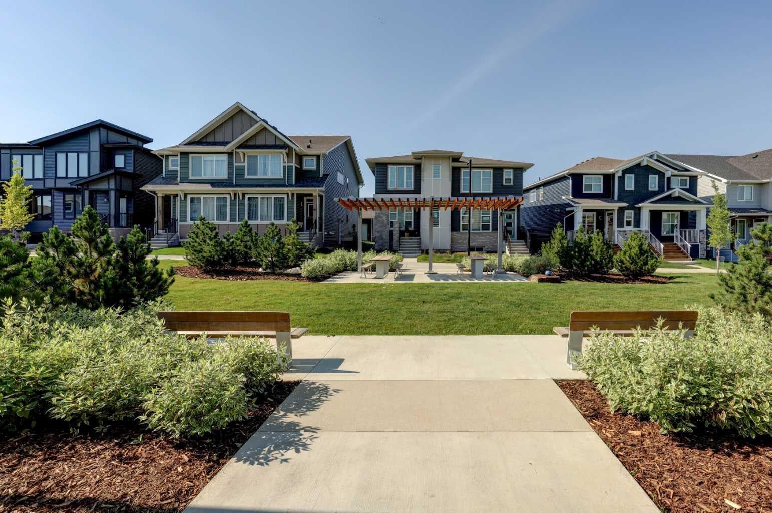 99 Herron Walk NE
