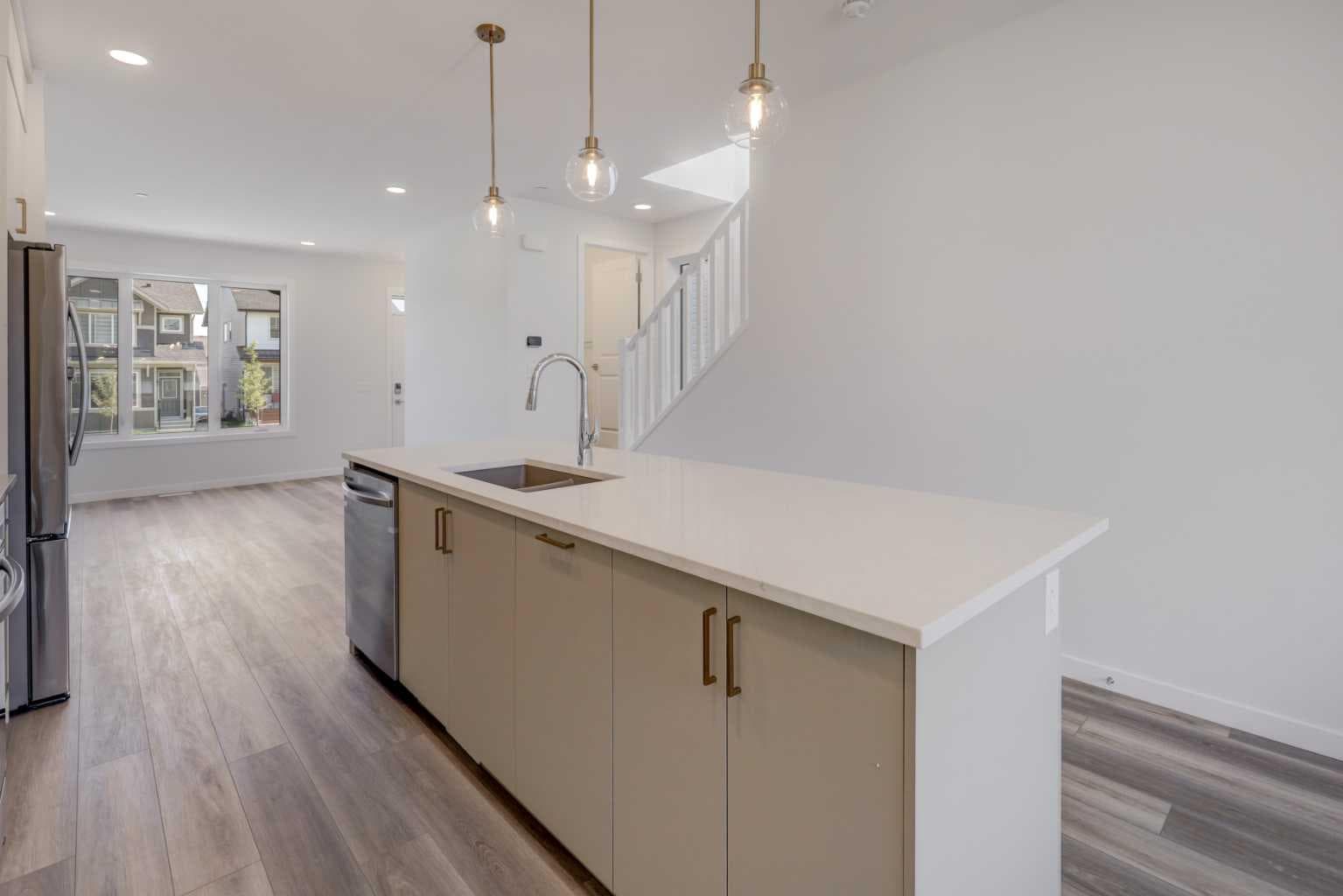 99 Herron Walk NE