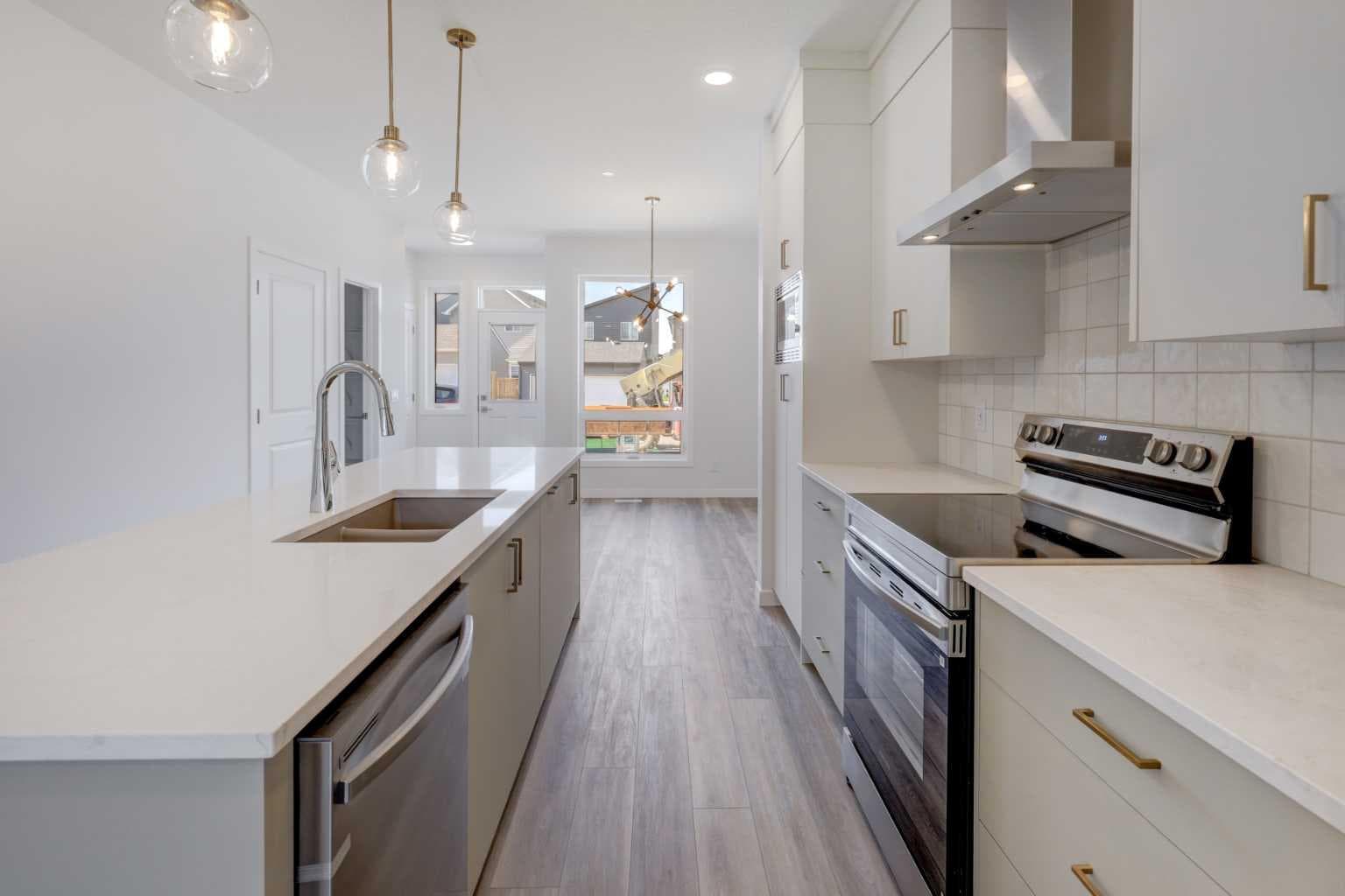 99 Herron Walk NE