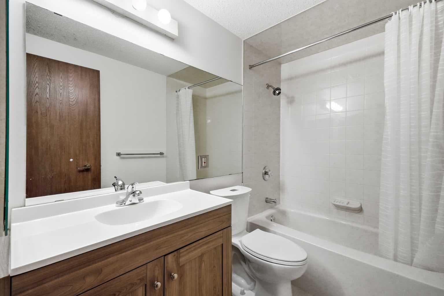 299 Woodside Circle SW