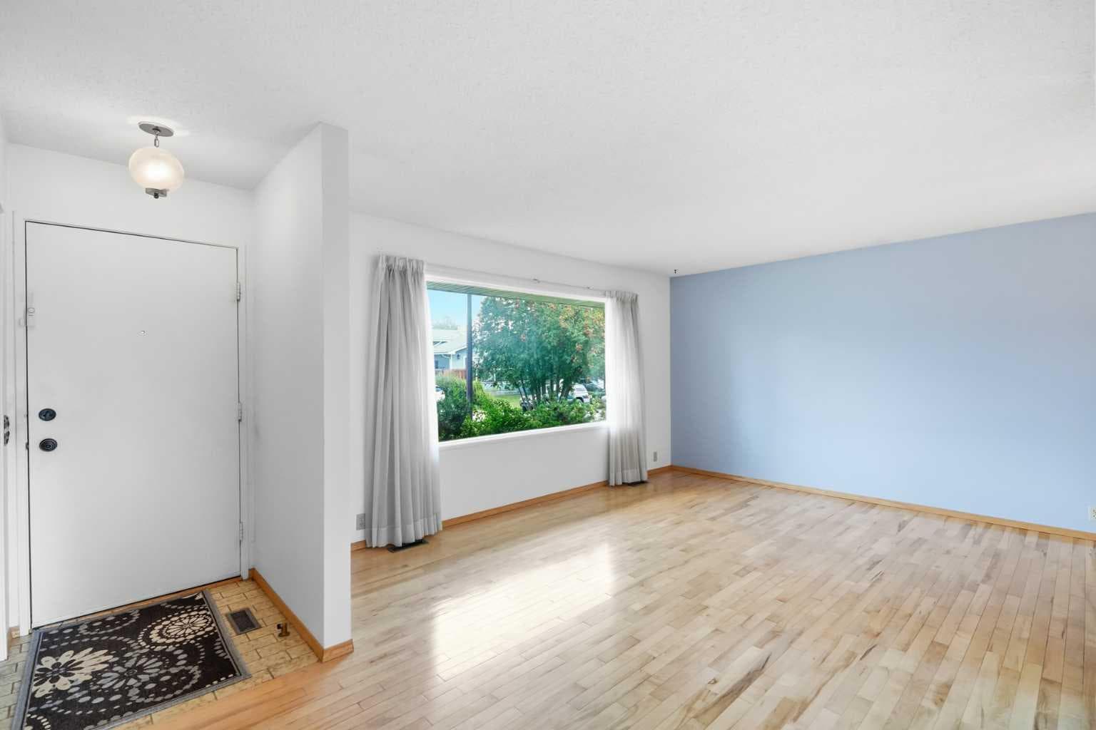 299 Woodside Circle SW