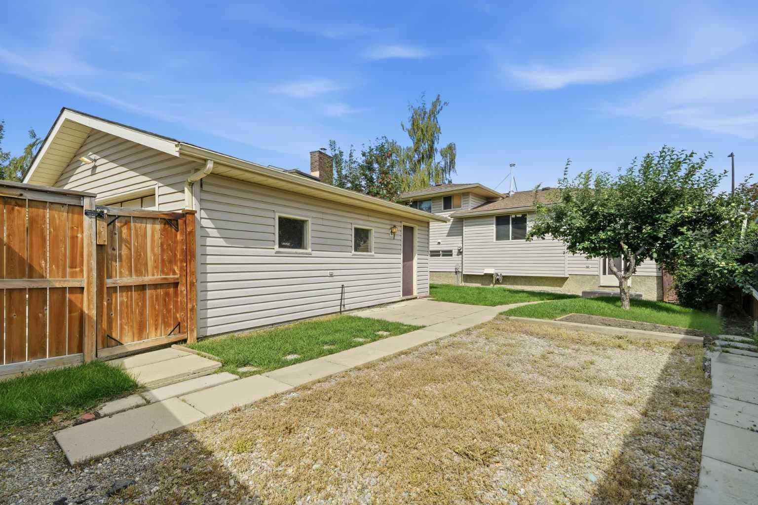 299 Woodside Circle SW