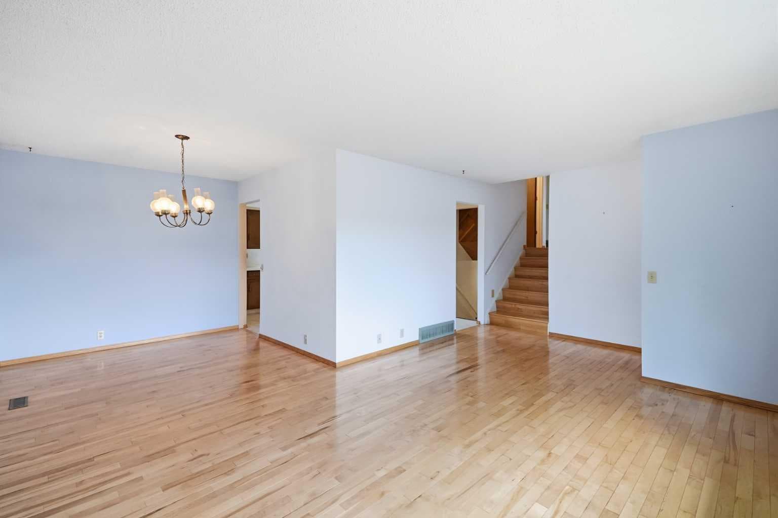 299 Woodside Circle SW