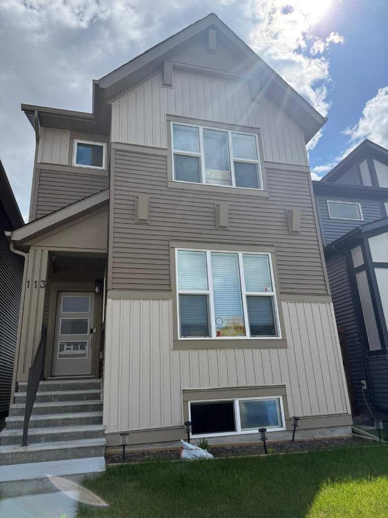 113 Corner Glen Way NE