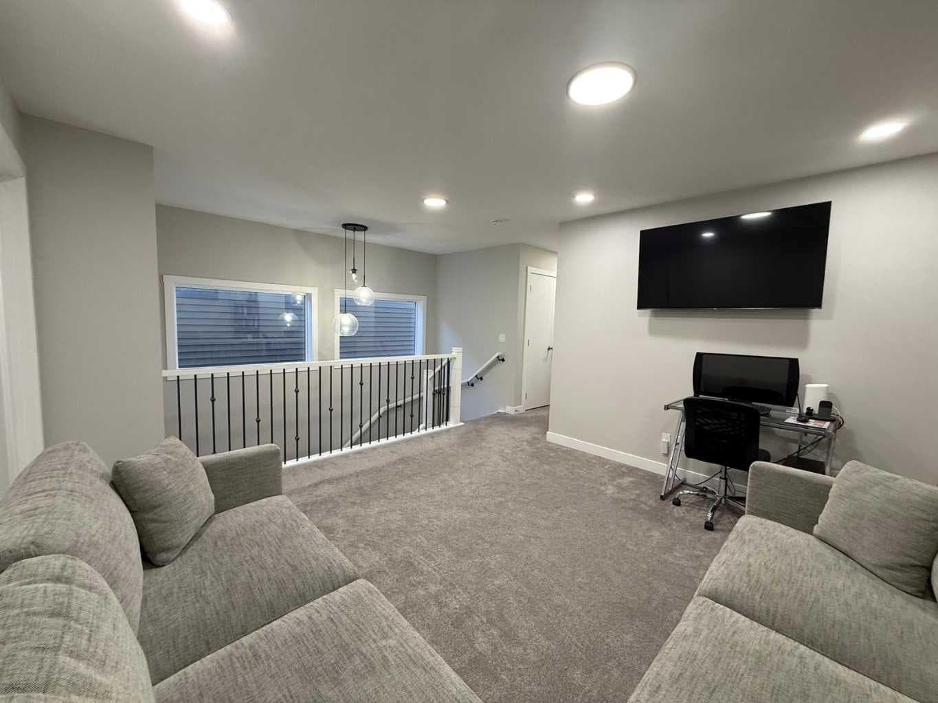 113 Corner Glen Way NE