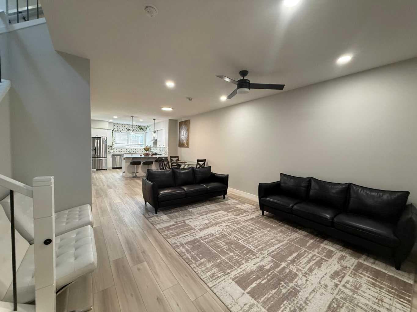 113 Corner Glen Way NE