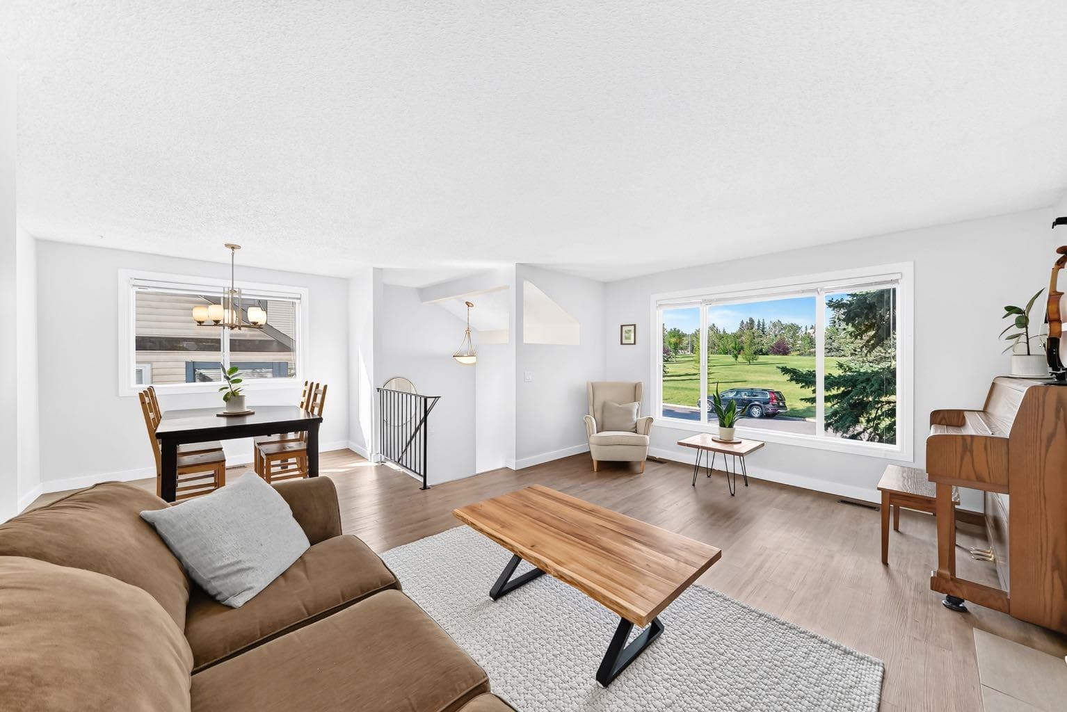 196 Edgedale Way NW